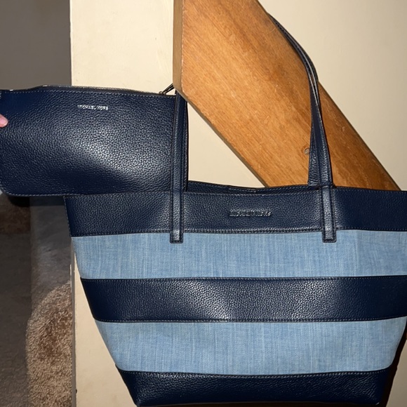 Michael Kors Handbags - Michael Kors Large Denim Tote with matching Cosmetic Case EUC